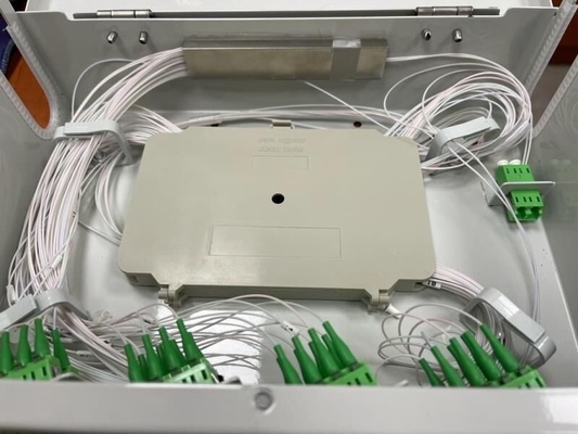 Gabinetto di telecomunicazioni esterno in ferro a due porte con splitter PLC e fibra ottica senza pigtail jumper