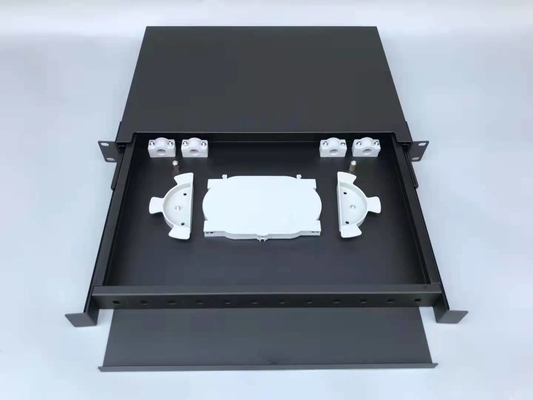 24 porte LC Fibra ottica patch panel progettato per il montaggio a parete in ambienti esterni