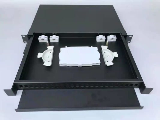 24 porte LC Fibra ottica patch panel progettato per il montaggio a parete in ambienti esterni