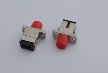 Esperienza connessioni senza soluzione di continuità con il nostro FC SC LC ST Fiber Optic Hybrid Adapter