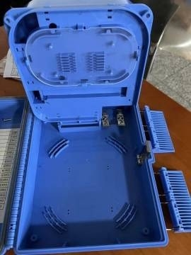 300*245*100 mm Mini Splitter FDB per il sistema di fibre di distribuzione FTTH in Indonesia